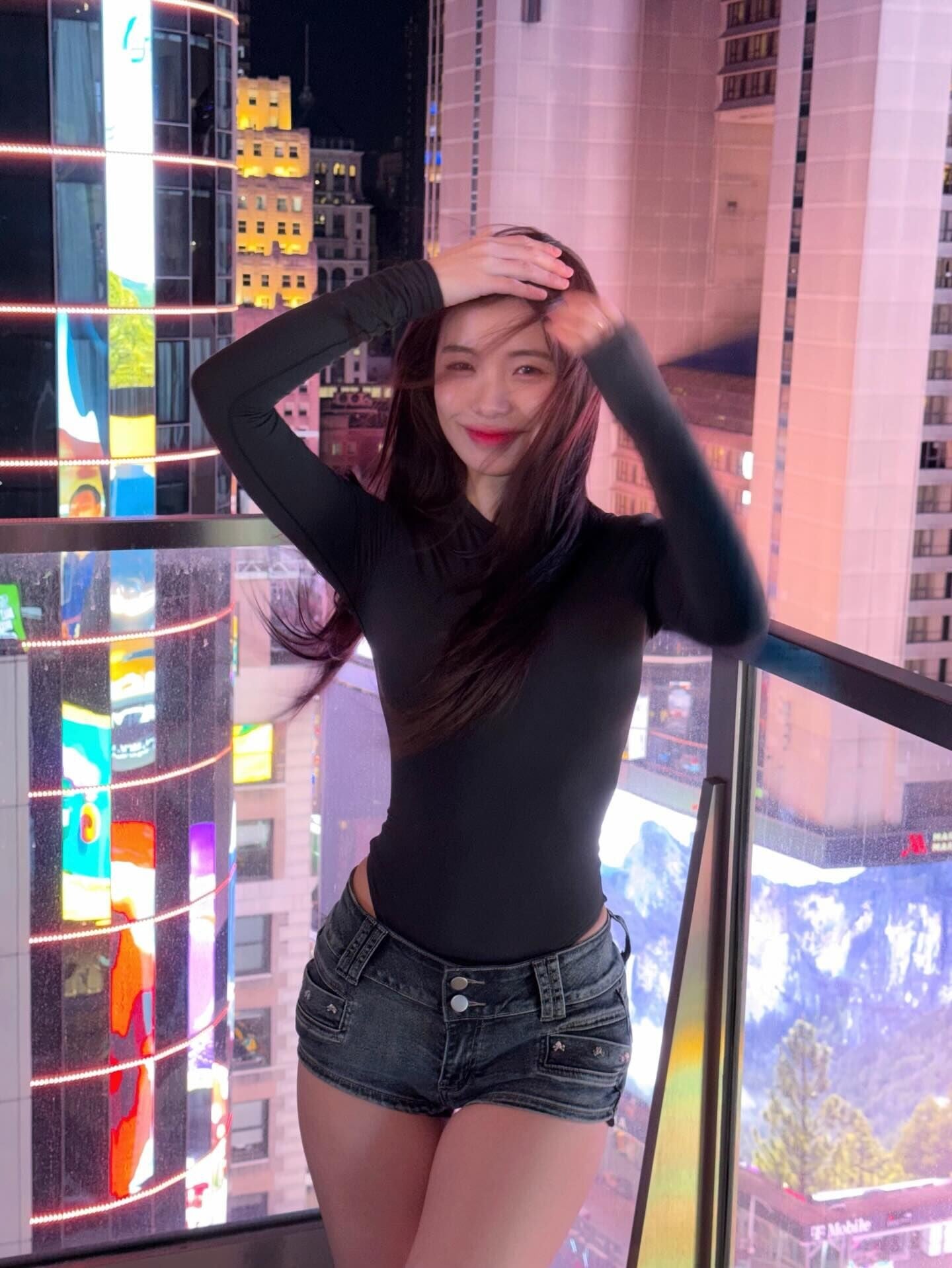 李多慧IG Followers突破200萬