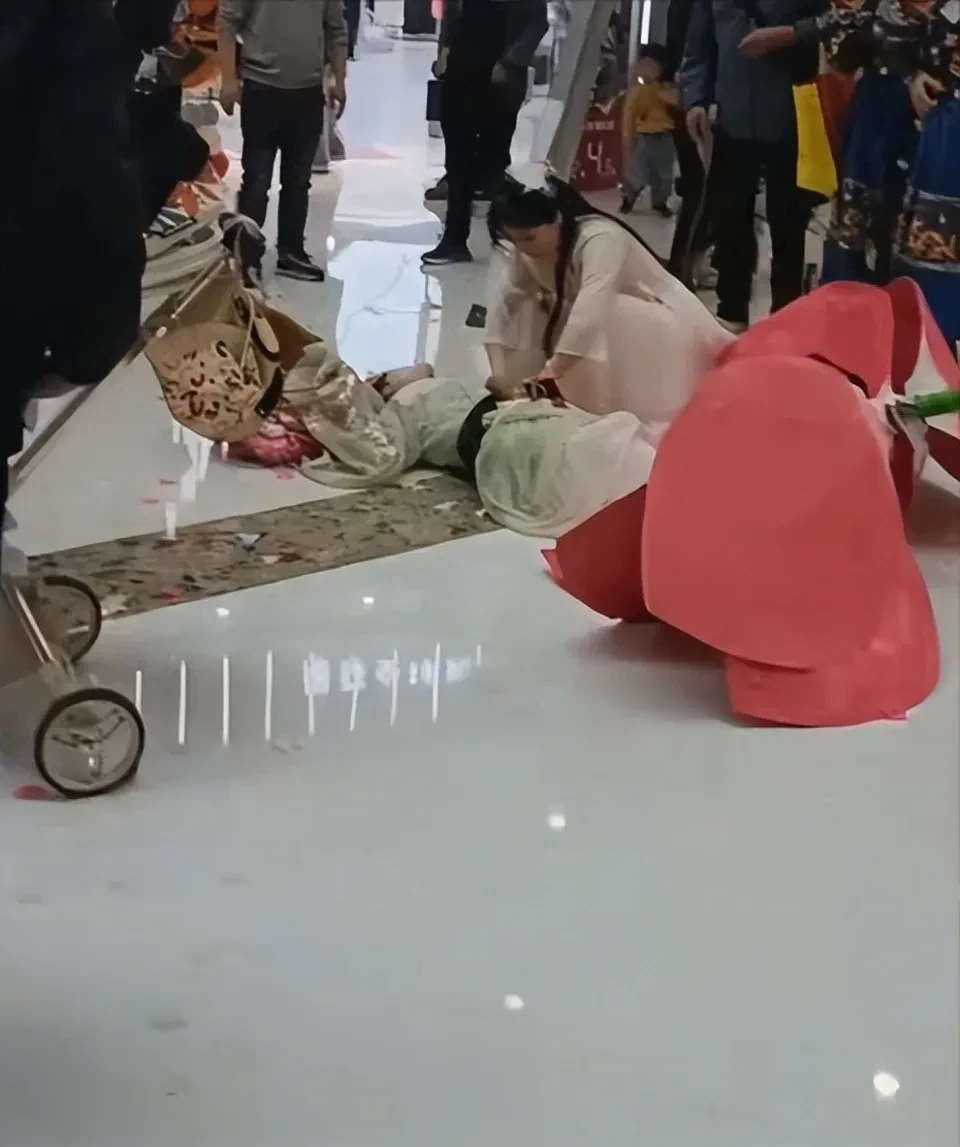 女演員由數米高的半空墜地,幸無大礙