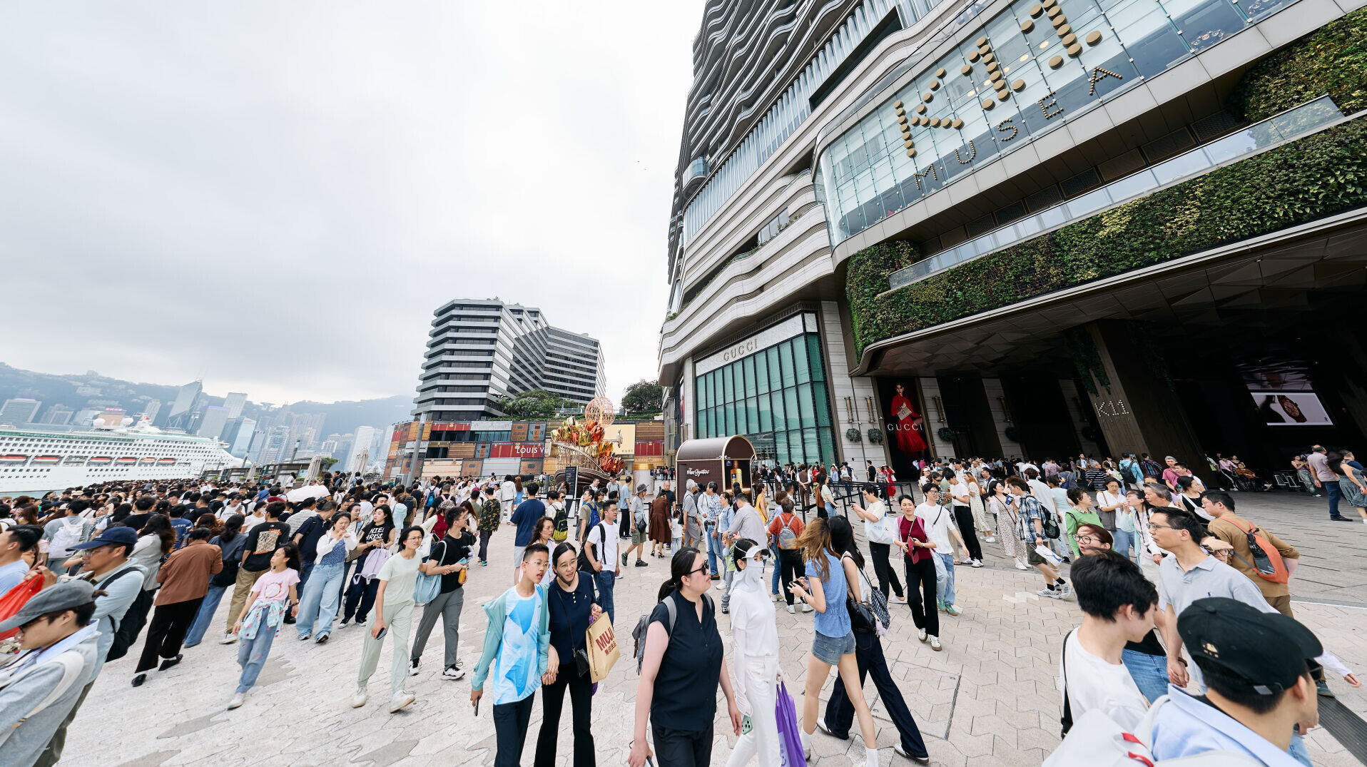 新世界發展表示，集團旗下K11 MUSEA在今年五一黃金周首4日中，旅客消費額按年增1.25倍。