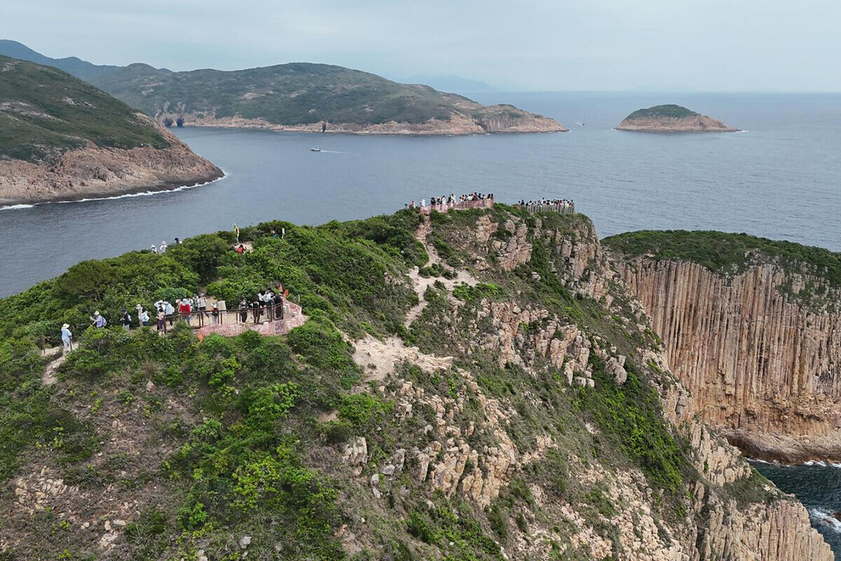 西貢破邊洲觀景台已加裝額外圍欄,防止遊客走近觀景台以外的危險範圍。(漁護署FB)
