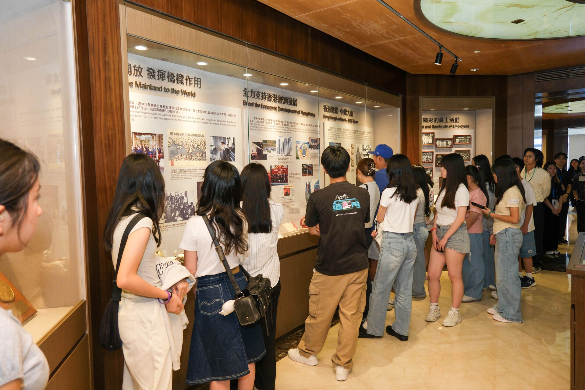 行史陳列室導賞涵蓋新舊中銀建築、中銀香港發展史等內容,讓年輕人深入了解銀行運作和企業文化