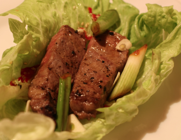 男童進食生菜包後出現離奇瘀痕。(互聯網)