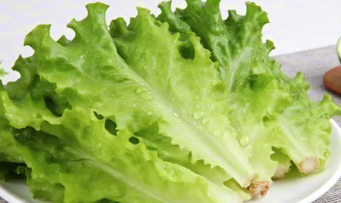男童進食生菜包後出現離奇瘀痕。(互聯網)