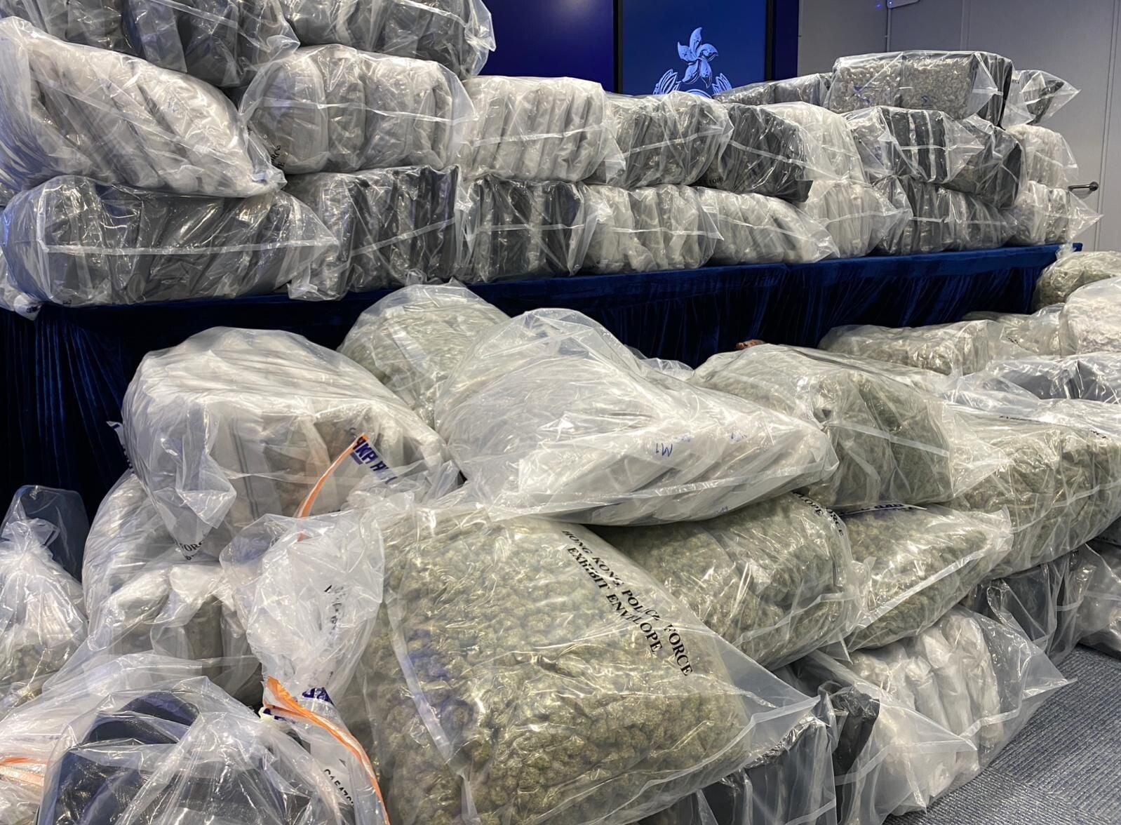 警西貢打擊海路販毒檢近億元大麻花,3南亞漢沙灘搬貨斷正被捕。