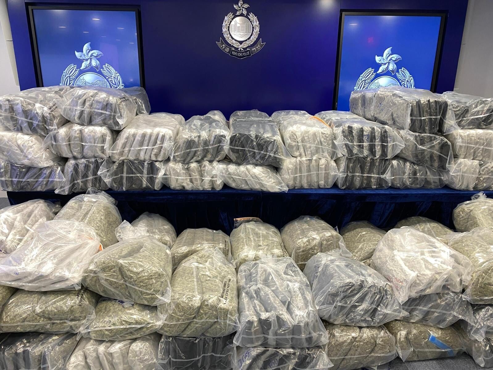 警西貢打擊海路販毒檢近億元大麻花,3南亞漢沙灘搬貨斷正被捕。