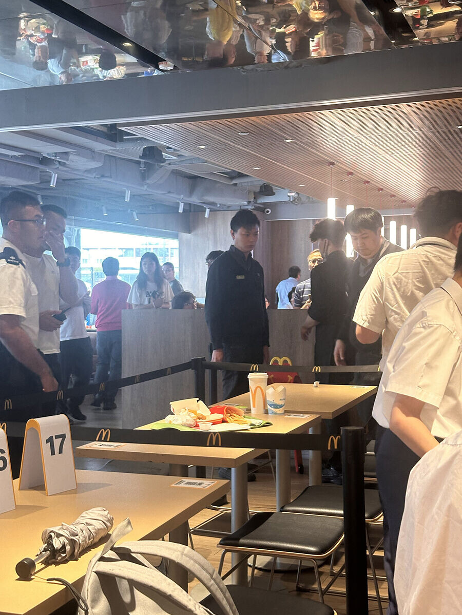 金鐘麥當勞有內地人被到場警員拘捕。(網上圖片)