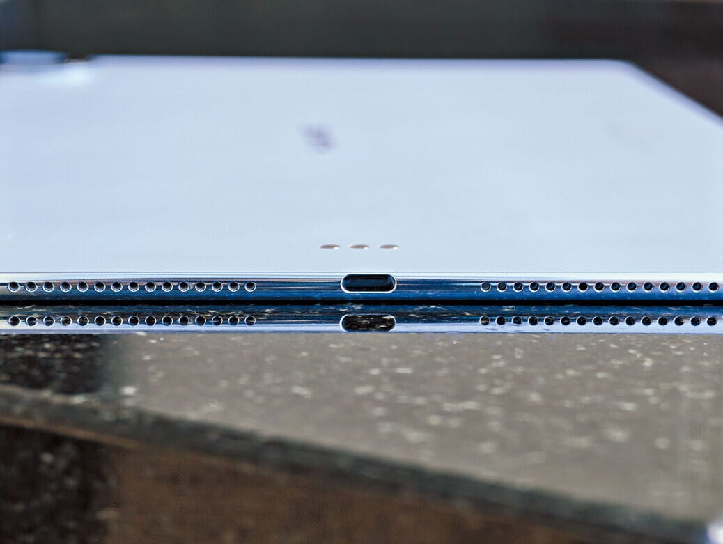 4.7mm僅僅厚過USB-C插口少許。