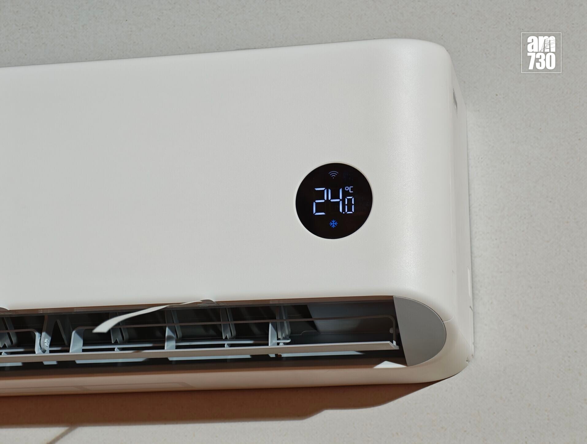 小米冷氣機設有LED顯示。