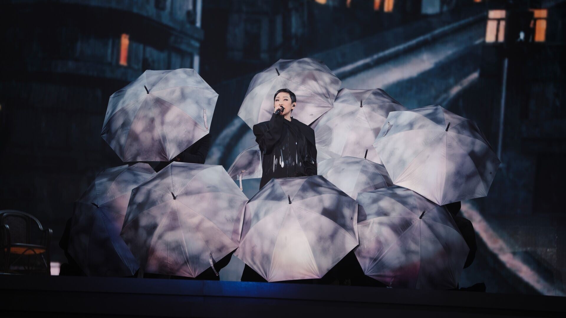 Sandy深情演繹《下雨天》