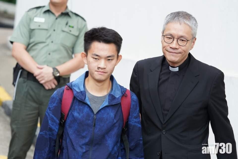 觸發上屆政府修訂《逃犯條例》的台灣殺人案疑犯陳同佳因洗黑錢罪名被判囚,出獄至今已近7年。協助他投案的立法會議員、牧師管浩鳴接受傳媒訪問時表示陳仍居於深山屋內等待投案。(資料圖片)