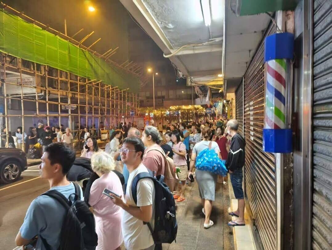 事件中共有300人自行或由消防協助疏散至安全位置。(FB/ Zero Cheng)