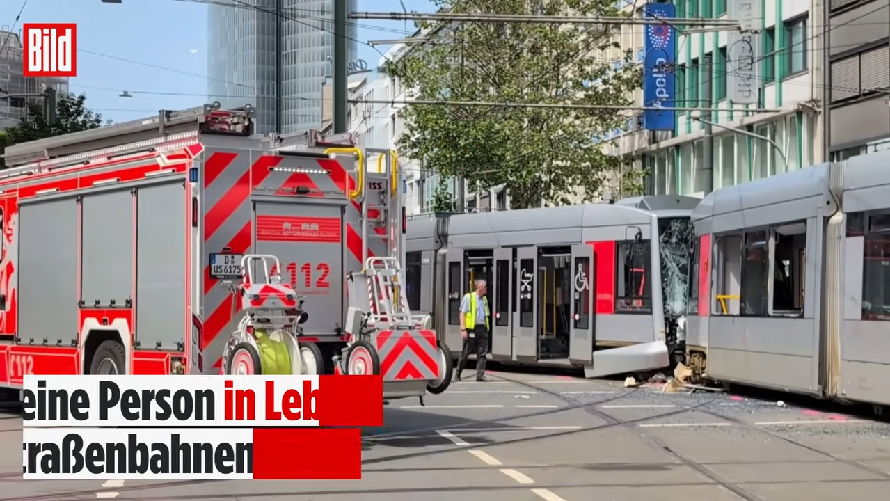 Unfall in Düsseldorf Straßenbahnen krachen frontal zusammen ‒ 27 Verletzte 0 45 screenshot