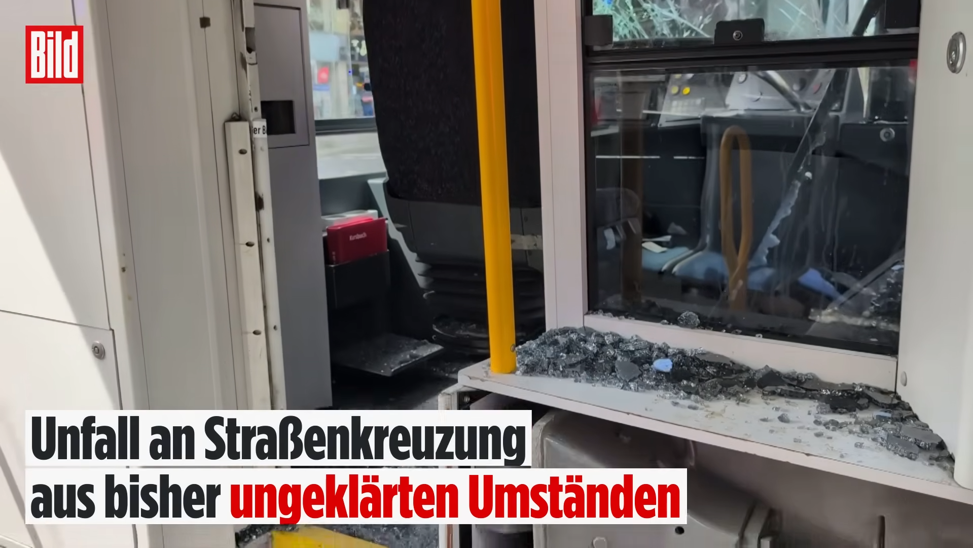 Unfall in Düsseldorf Straßenbahnen krachen frontal zusammen ‒ 27 Verletzte 0 23 screenshot