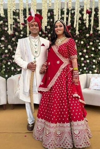 曾是選美冠軍的印度31歲女星Twisha Sharma在2025年12月與丈夫Samarth Singh結婚