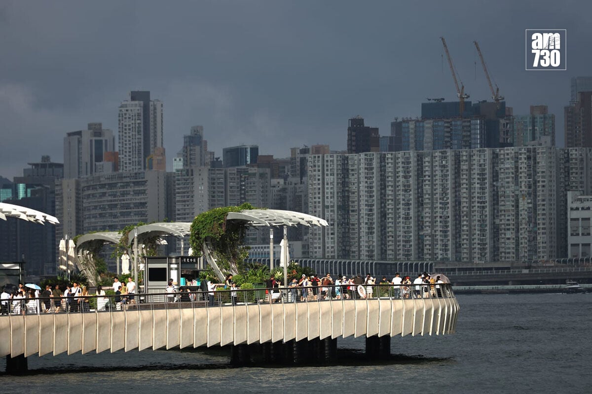 本港天氣炎熱。(林俊源攝)