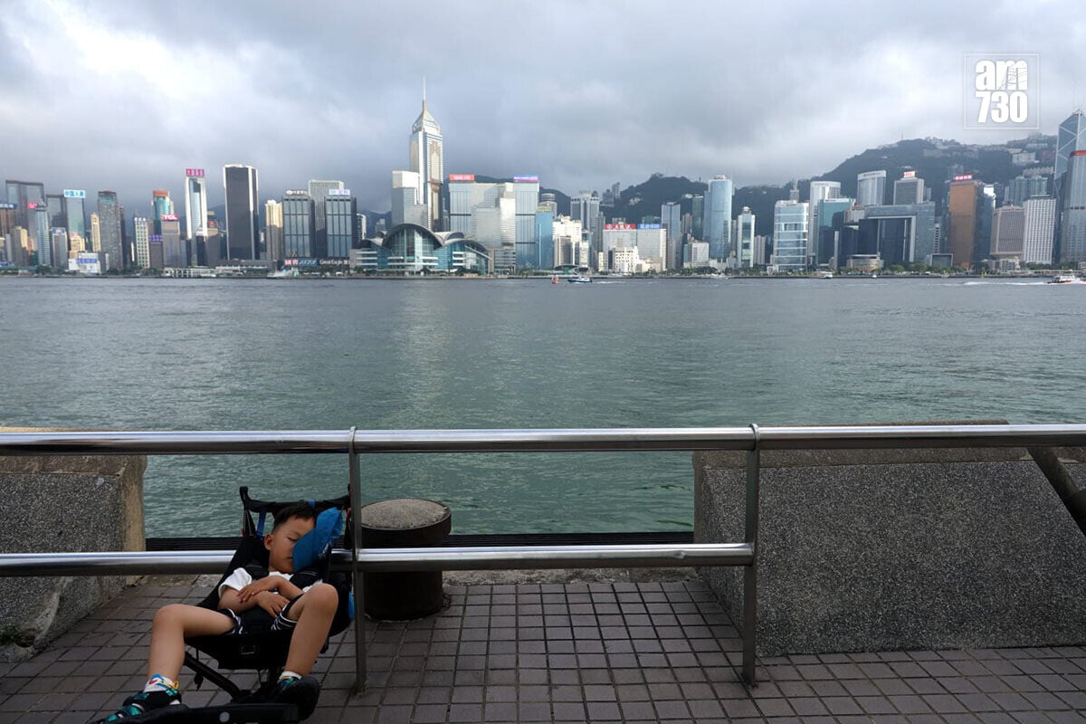 本港天氣炎熱。(林俊源攝)