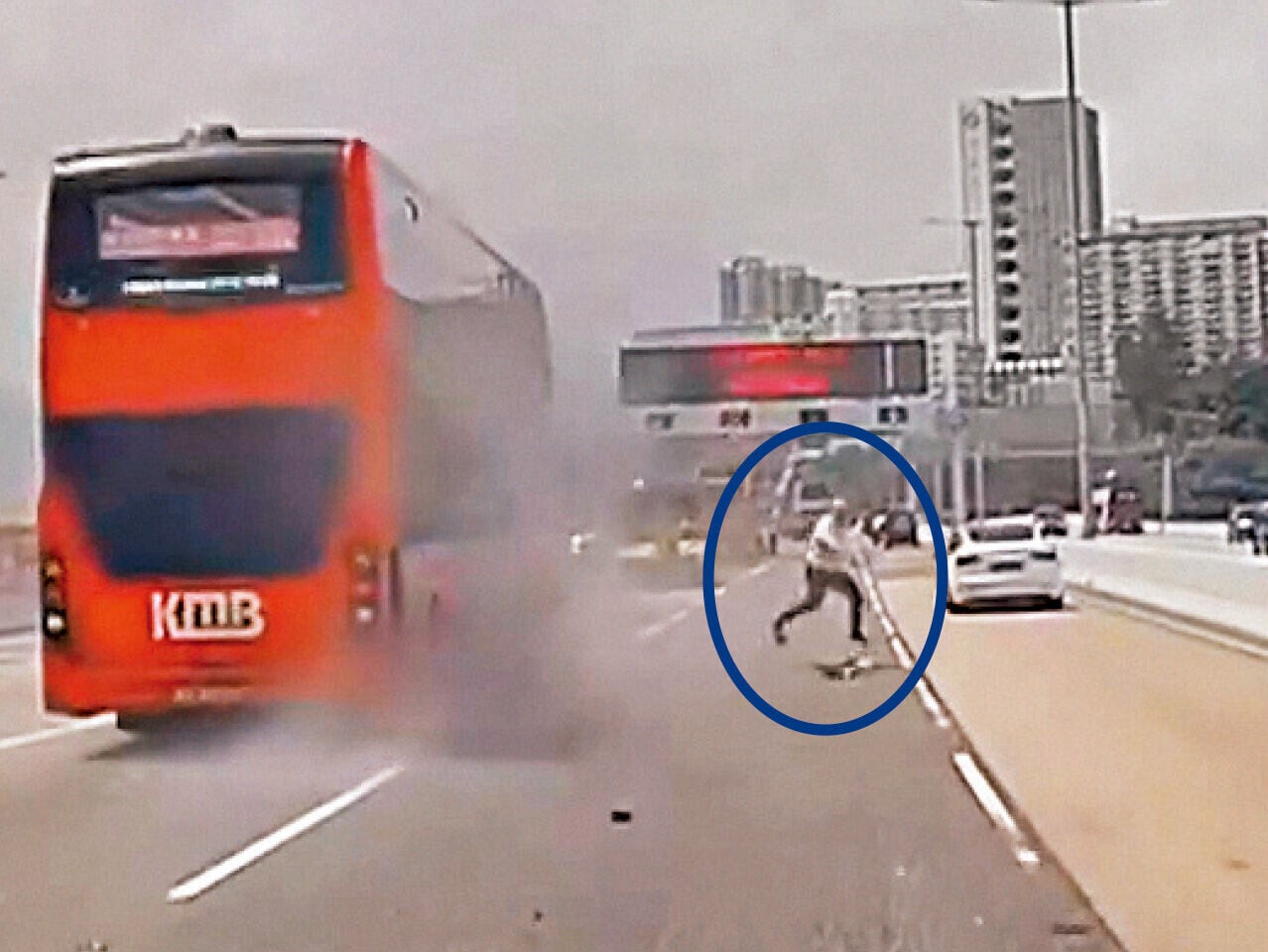 青葵公路 交通意外 工程車 九巴
