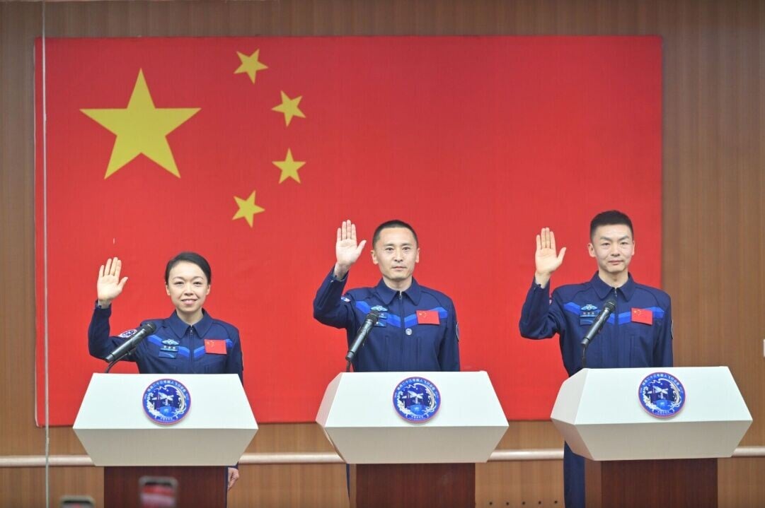 賀文形容黎家盈是「香港人才、國家棟樑」的最佳見證。(新華社)