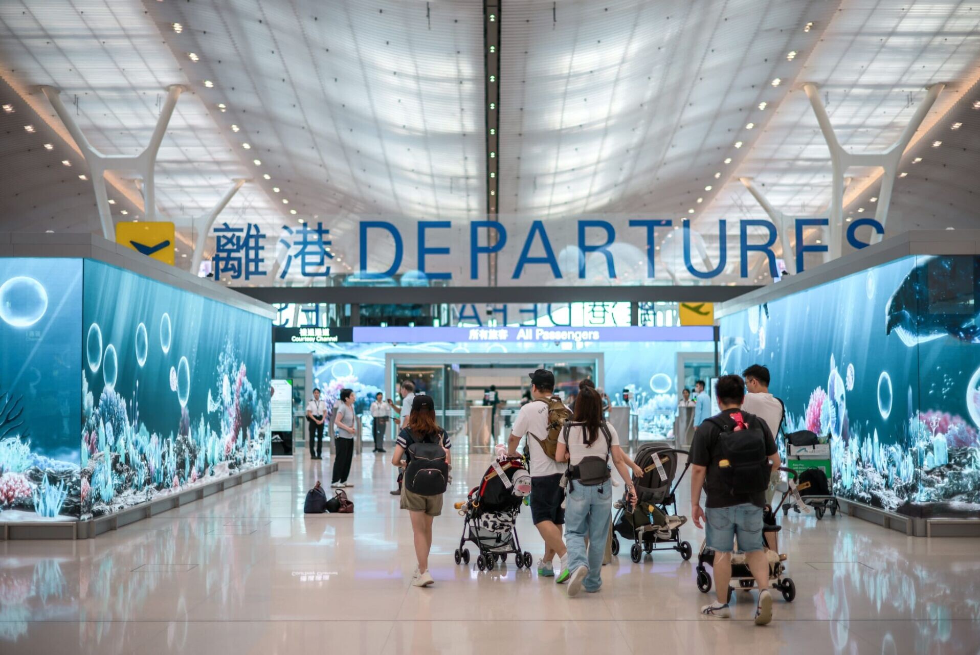 機場二號客運大樓今日起啟用。