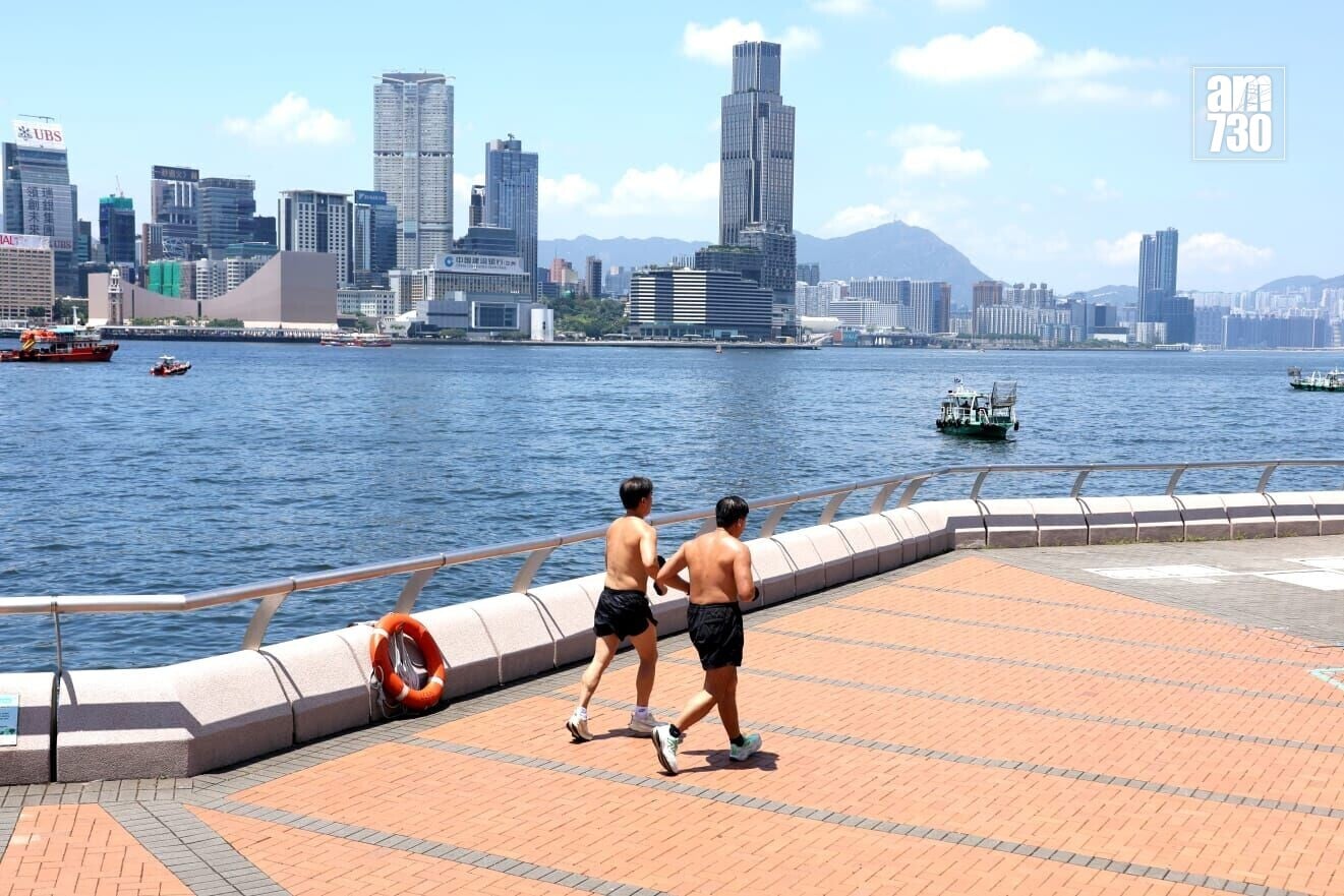 酷熱天氣警告現正生效(林俊源攝)