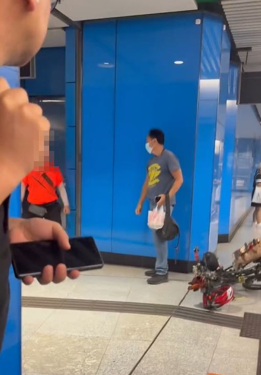 兩名中年男子在港鐵金鐘站打架(Threads影片截圖)