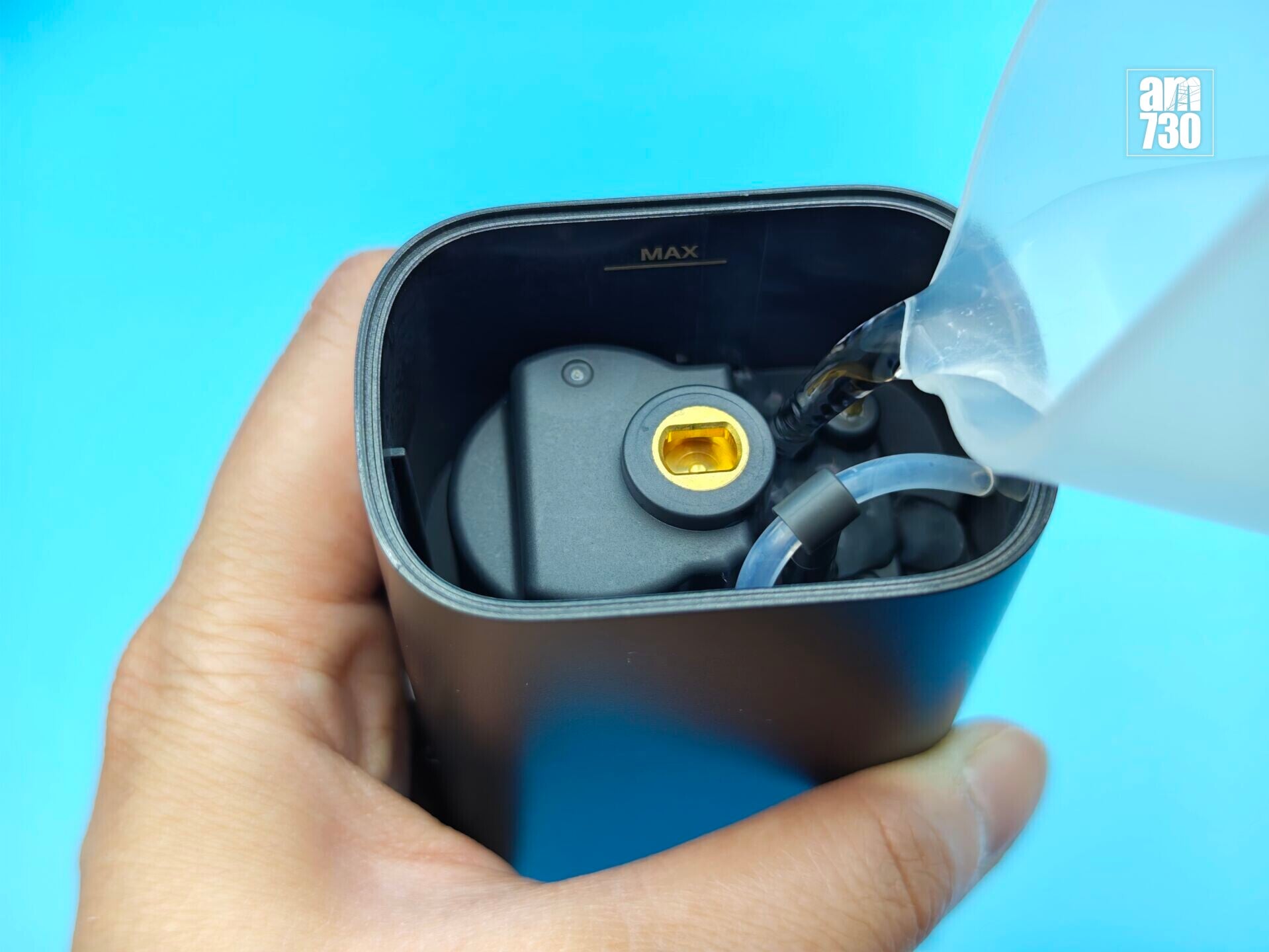 Aecooly Cold Air Ultra風扇仔可注入約25ml清水。