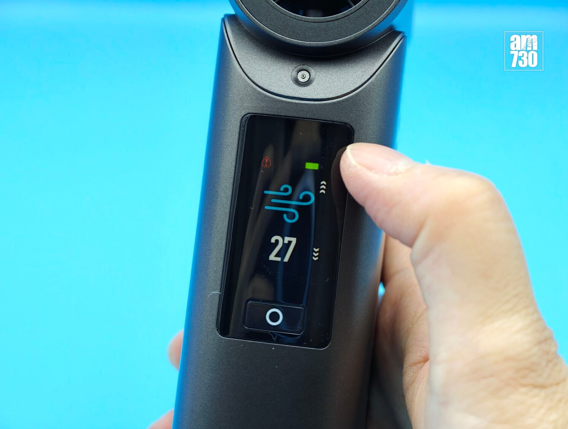 Aecooly Cold Air Ultra風扇仔全彩顯示屏可以手觸控。