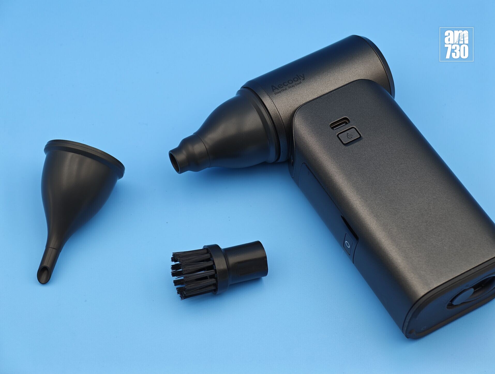 Aecooly Cold Air Ultra風扇仔附送噴嘴及毛刷。
