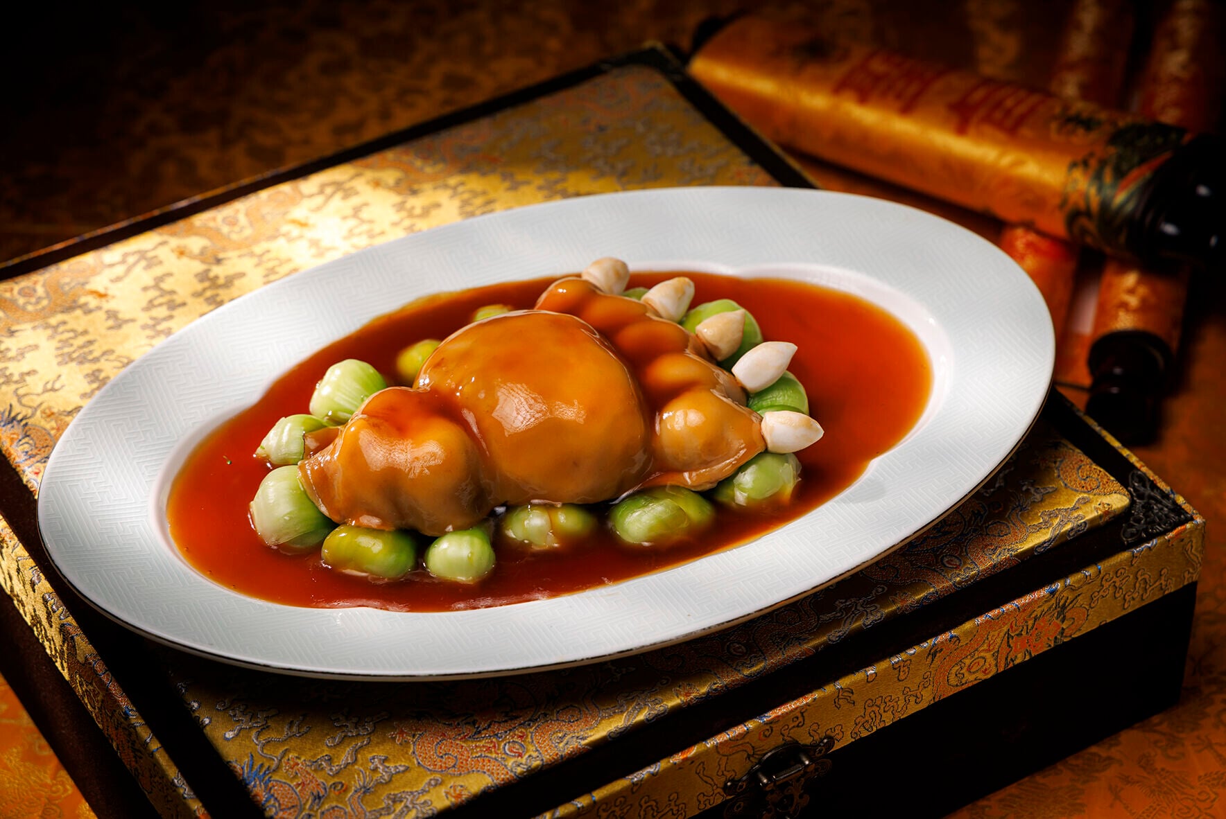 Chinesology Braised Pork Trotter with Shiitake Mushrooms and Dried Sweet Plum 一掌山河