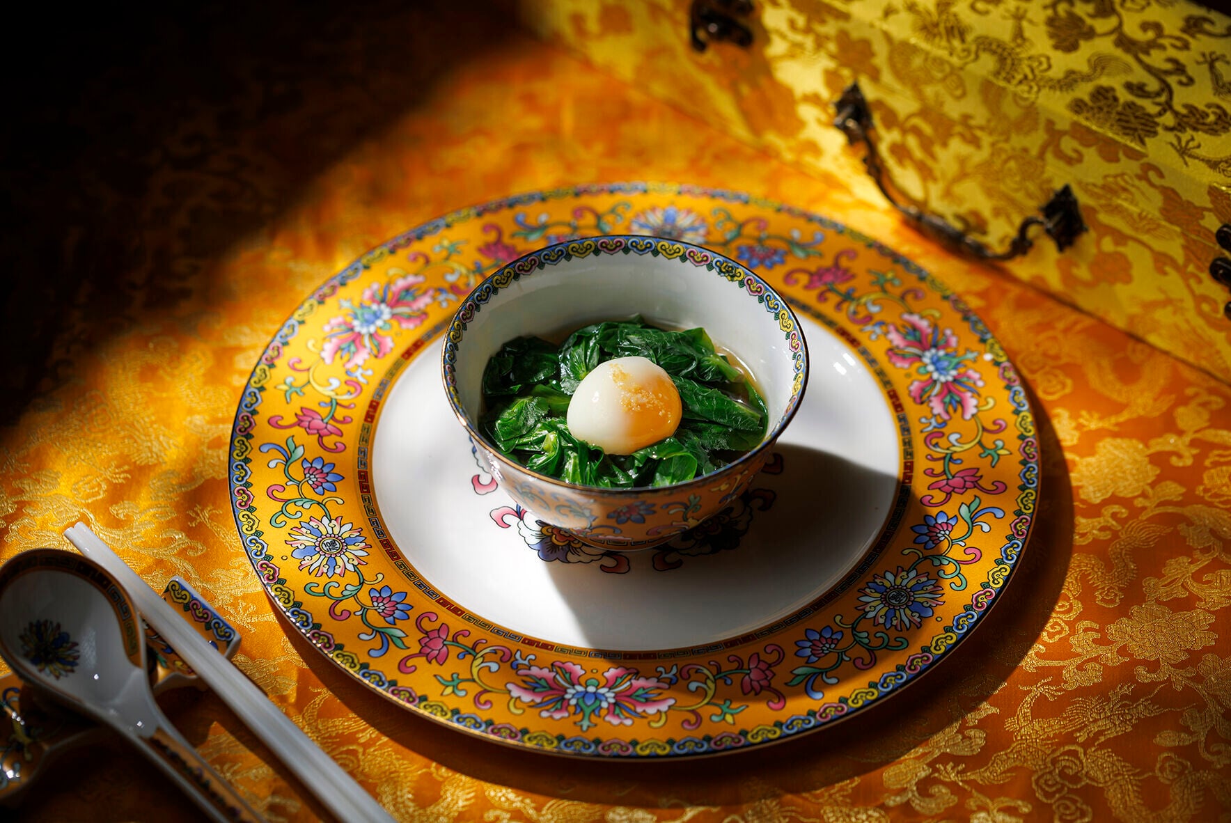Chinesology Chicken Consommé with Quail Egg 月影靈芝