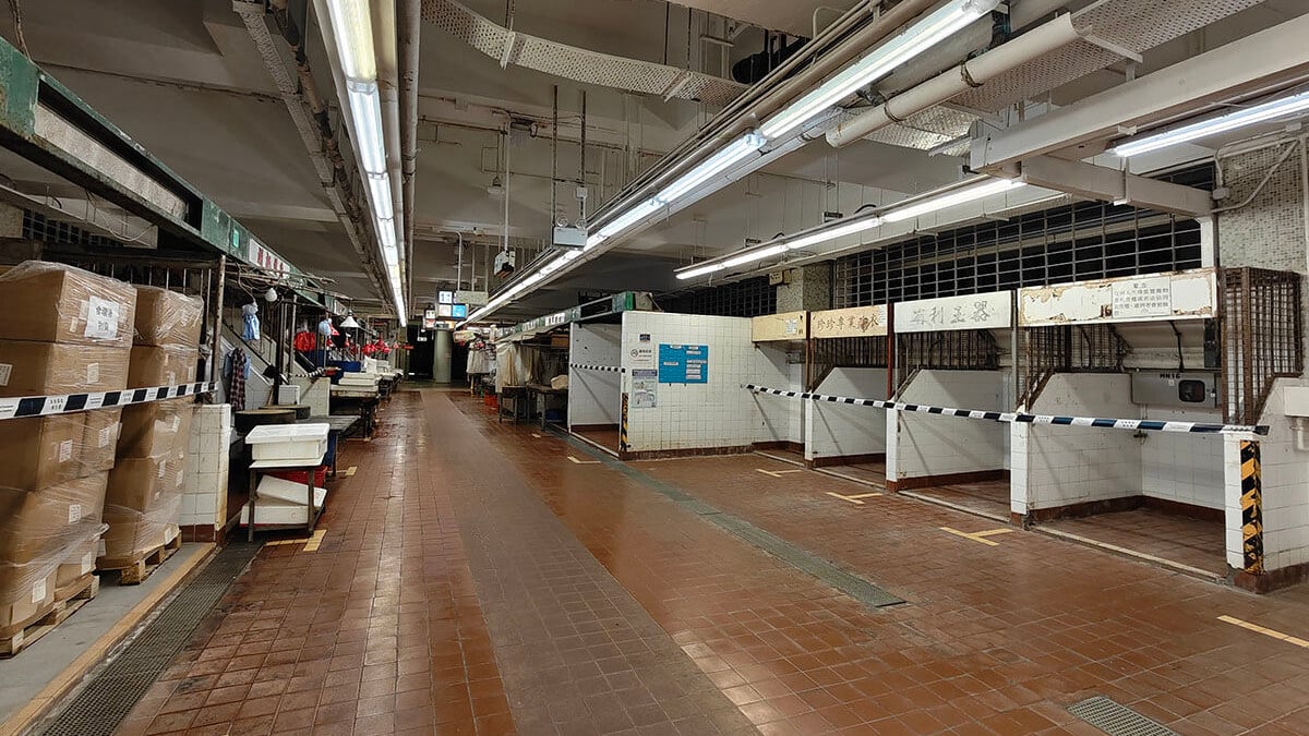 鰂魚涌街市近年人流稀疏，空置率高達57%。(資料圖片／鍾式明攝)