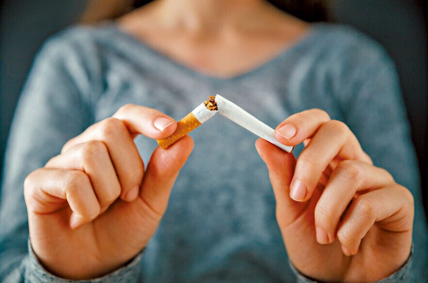 患者應嚴格戒煙,吸煙或任何煙草是引致肺癌最重要的誘因。