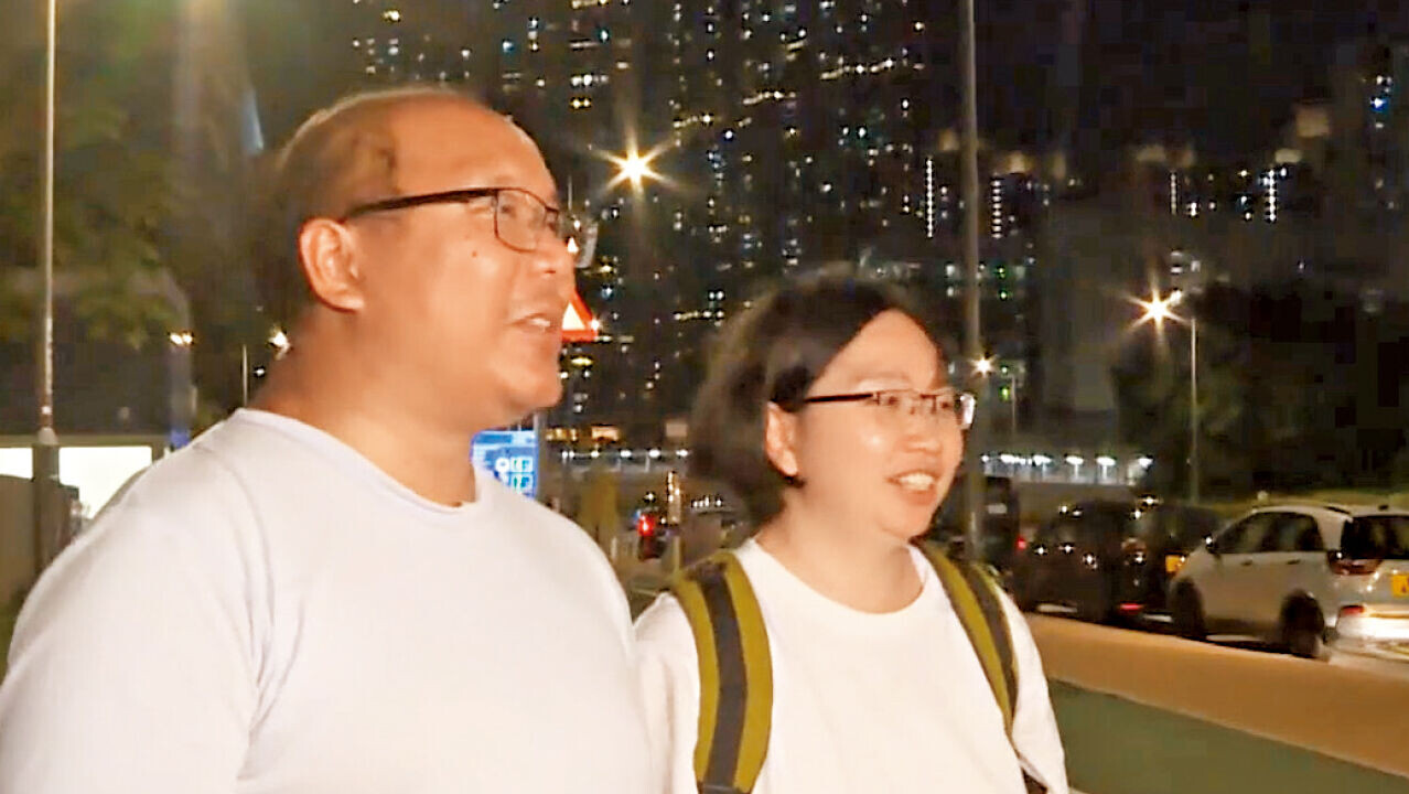 Danny父母稱會到入境處為兒子處理出生登記手續。(電視新聞截圖)