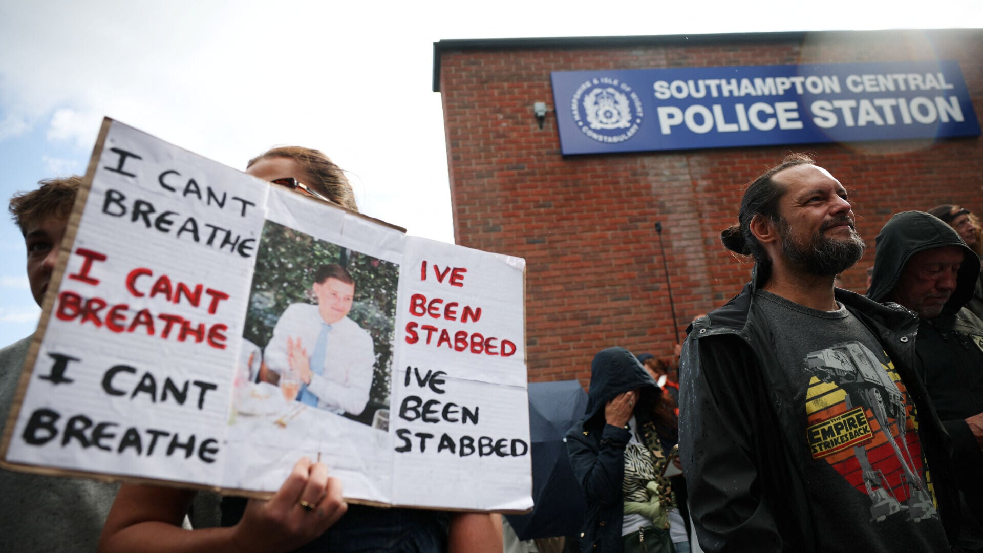 2026 06 02T170006Z 1255354600 RC2TLLALU4X7 RTRMADP 3 BRITAIN CRIME STABBING PROTEST