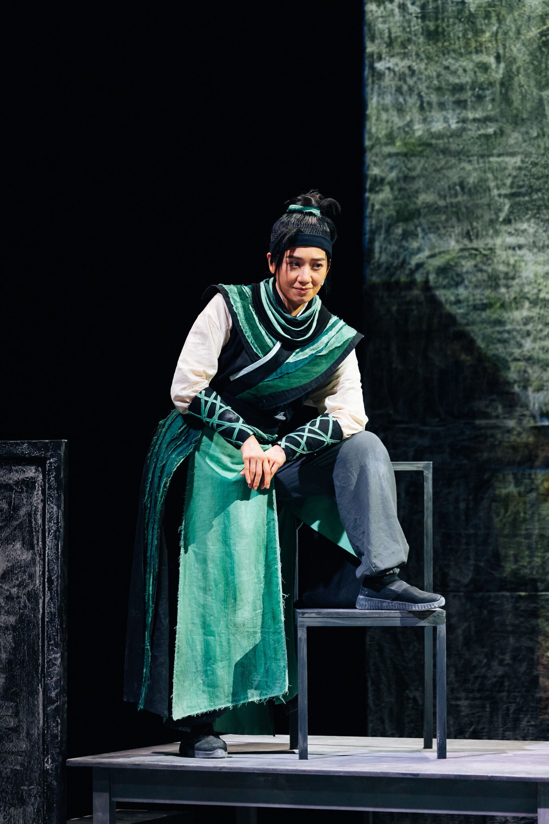 6.Mandy 黃智雯鬼馬粗鄙地演繹姚岸高呢個大奸角,一時扮忠誠,轉頭就點到成村人陀陀擰,將全部人玩弄係股掌之中。