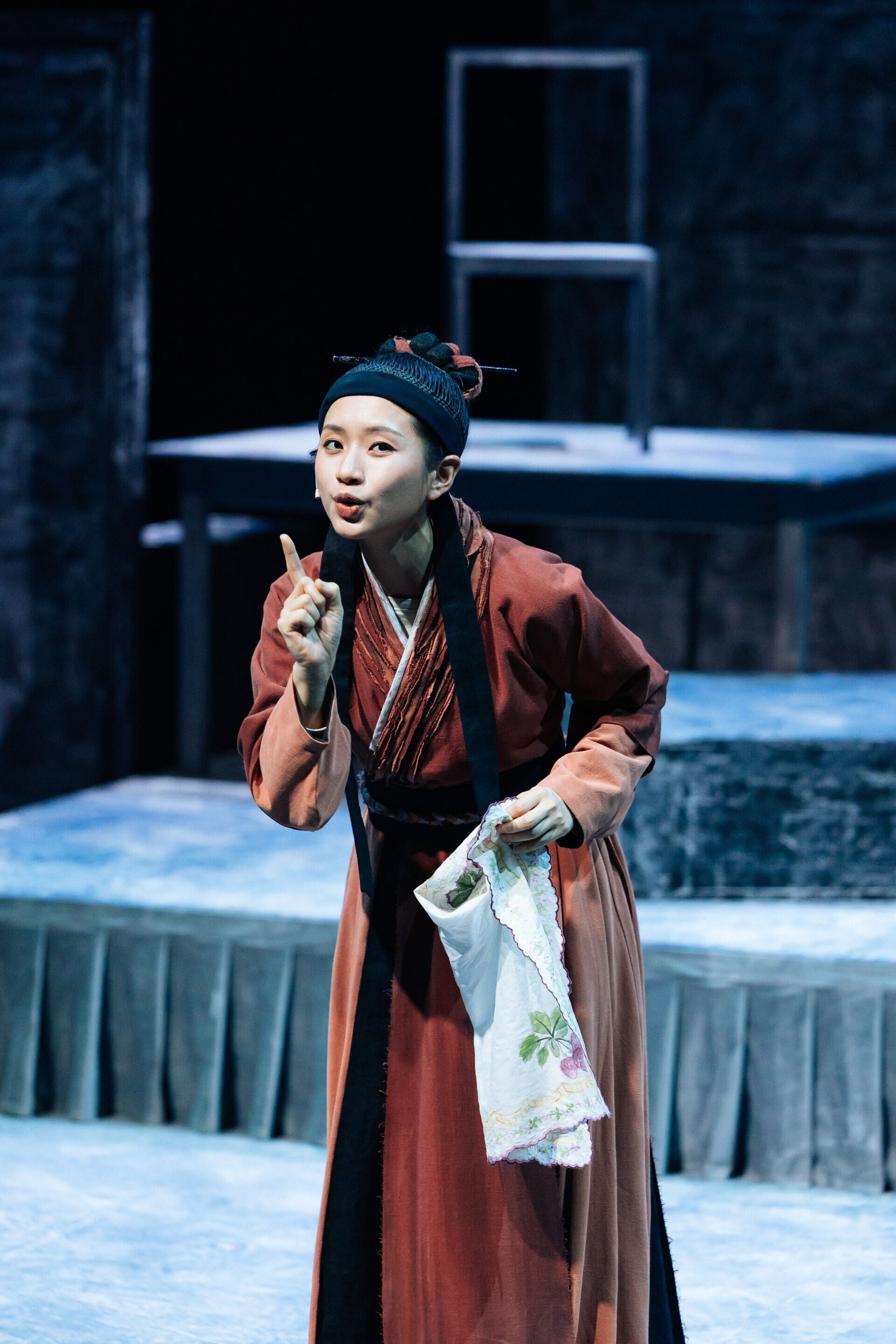 8.Rachel梁雍婷唔止首次演舞台劇,亦係第一次以古裝扮相示人,以「劇場初哥」嘅身份同三位劇場前輩Mandy黃智雯、梁天尺同黎玉清演技大鬥法,絕無怯場。