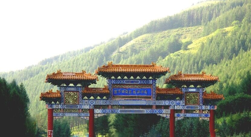 河北塞罕壩國家森林公園,地處承德圍場北端、冀蒙交界,原屬木蘭圍場腹地,歷經人工造林築起萬頃林海,林草湖澤交織、四季風光迥異。(圖片來源:視覺中國)