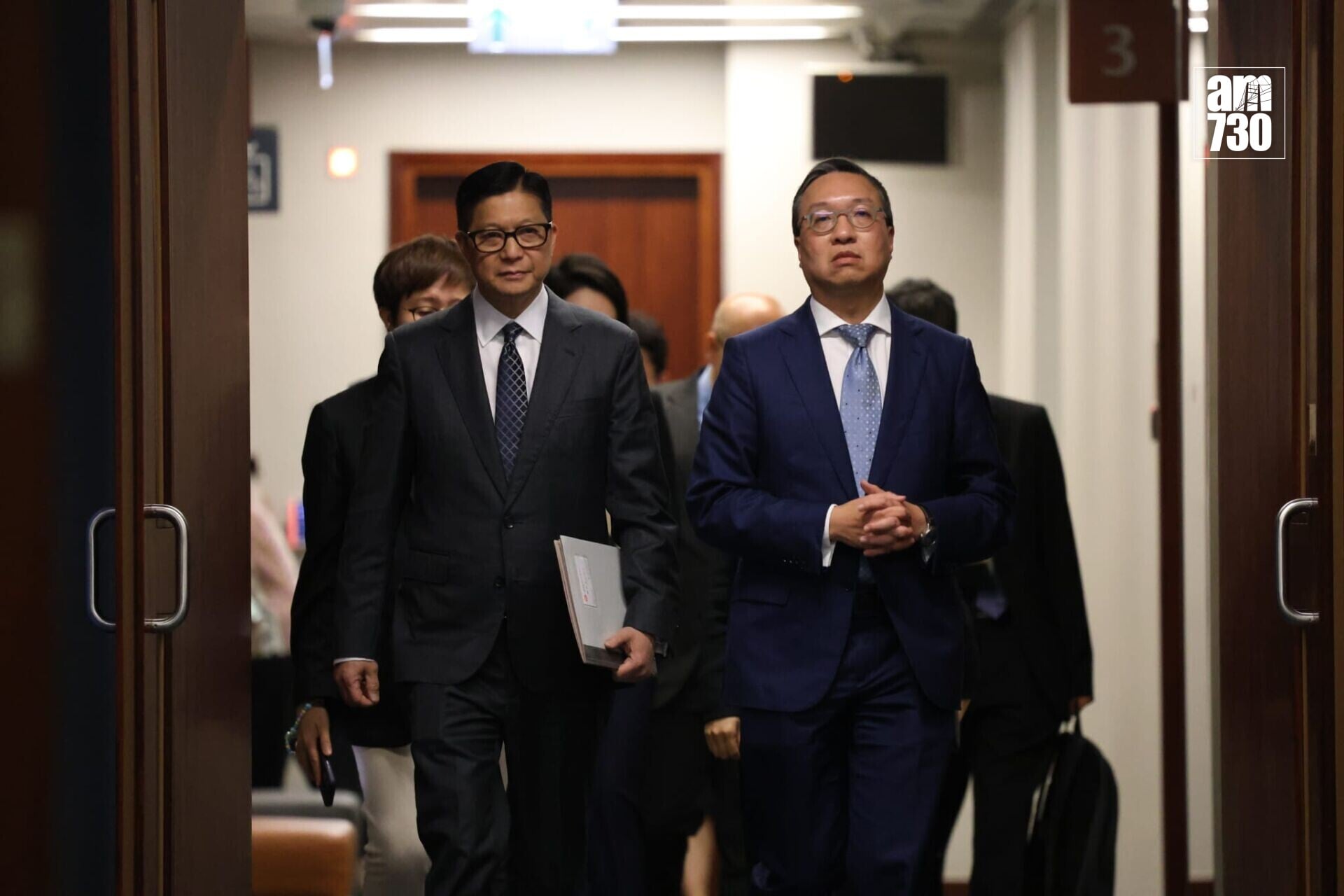 保安局局長鄧炳強及律政司司長林定國。(鍾式明攝)