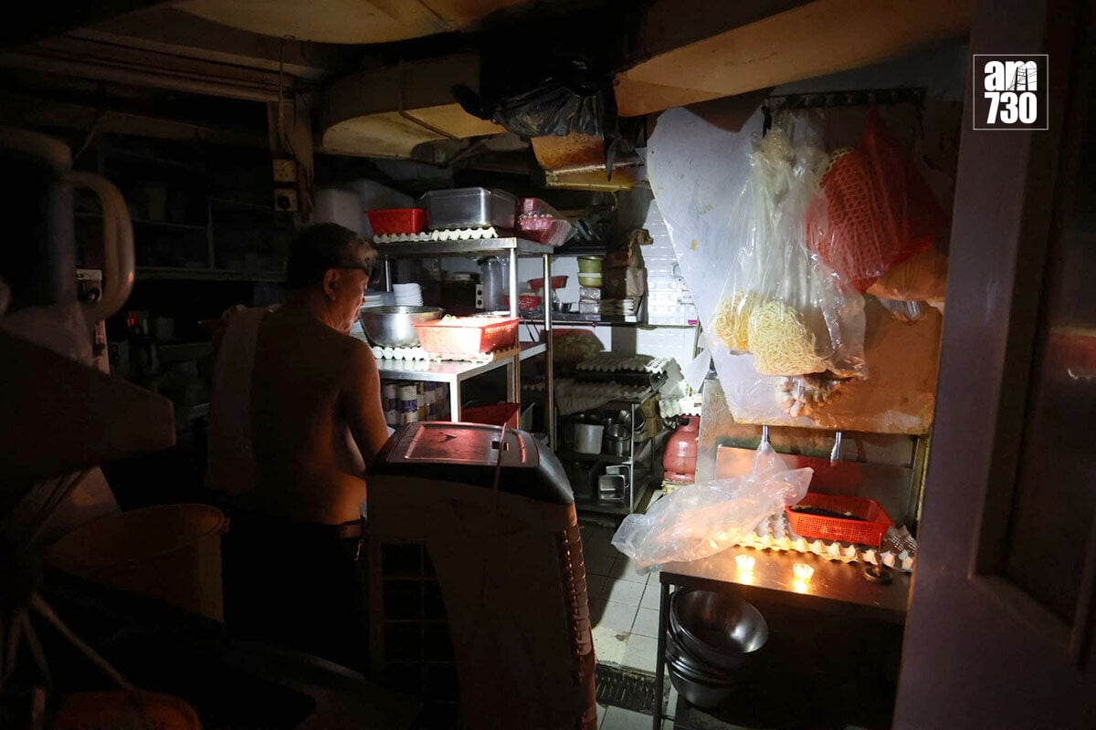 荃灣中心一期停電,商場商舖同受影響。(鍾式明攝)
