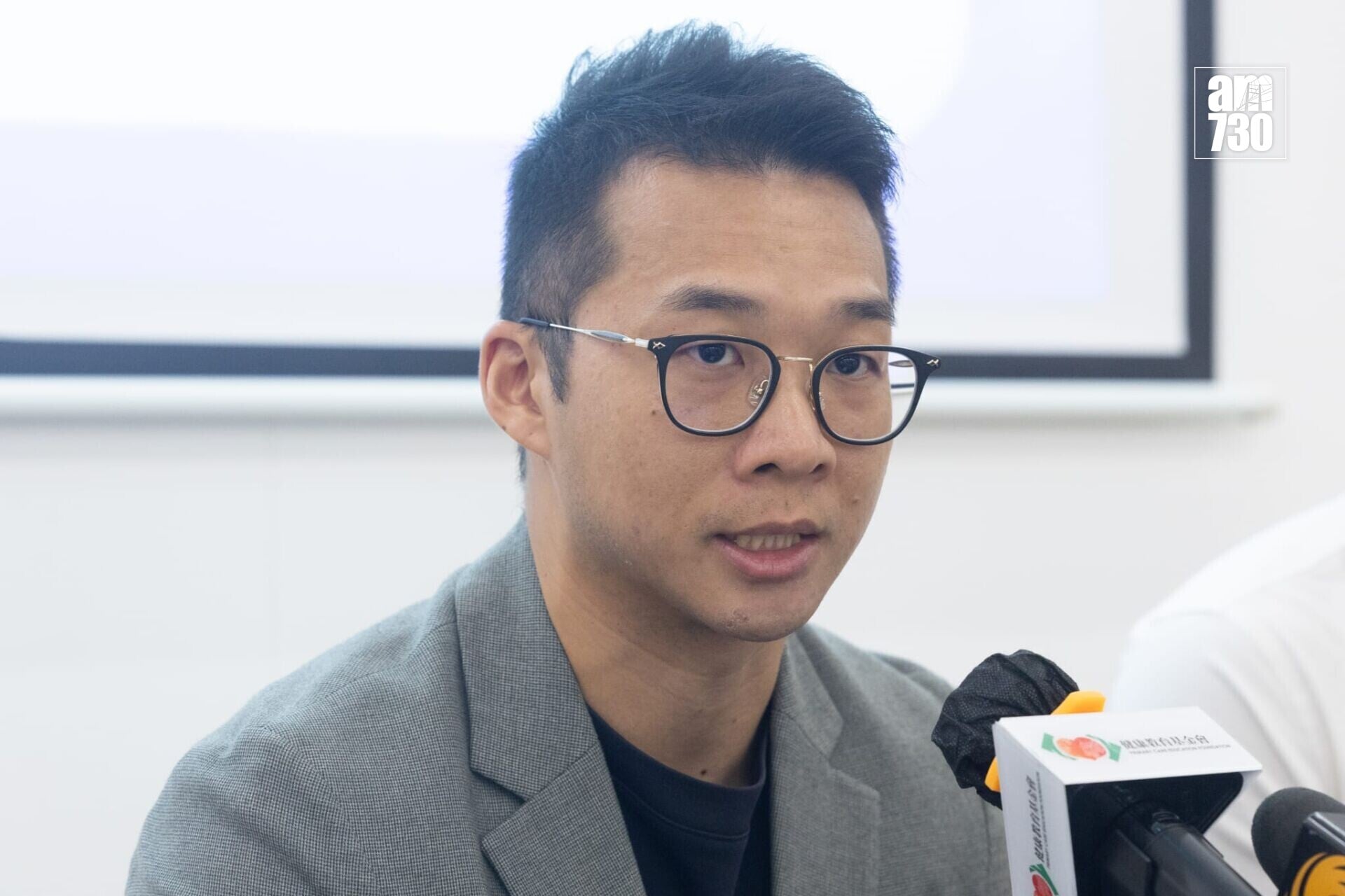 陳澔賢指,兒童長期睡眠受阻,可能阻礙正常發育。(蘇文傑攝)