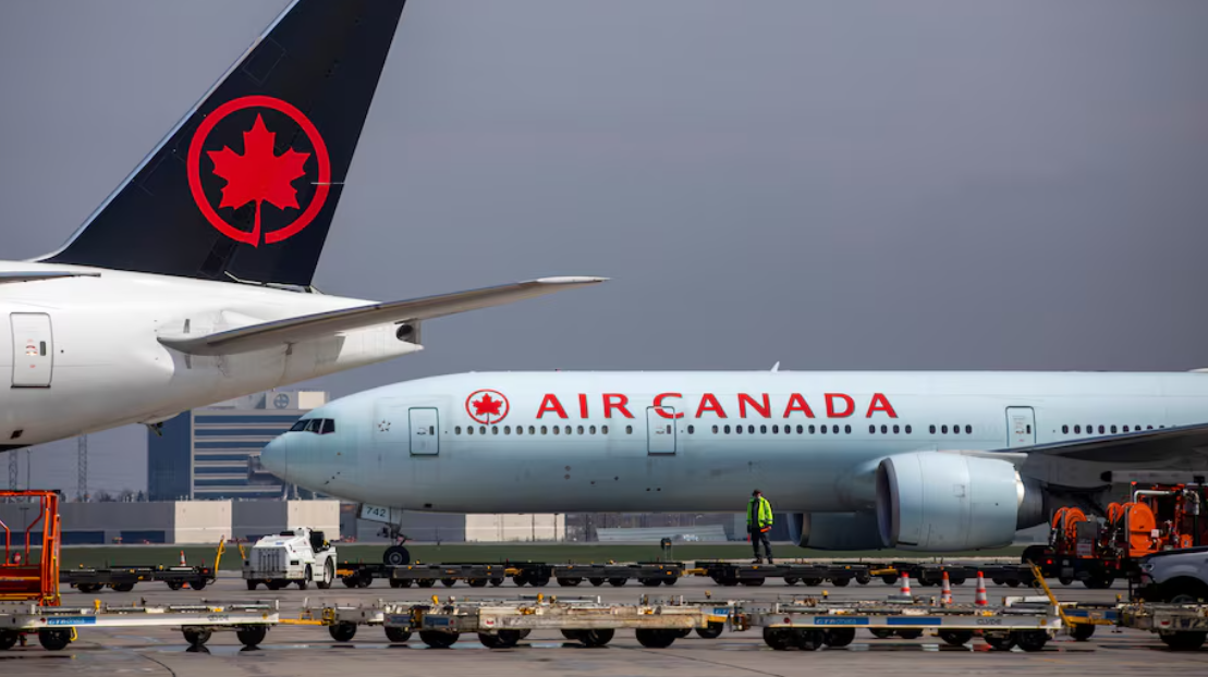 一名加拿大航空前機長被指在未持有機長所需飛行執照情況下，長期擔任商用航班機長達17年，累計執飛約900班航班，涉及本地及國際航線。(路透社資料圖片)