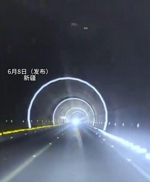 新疆獨庫公路卡爾腦隧道。(微博)