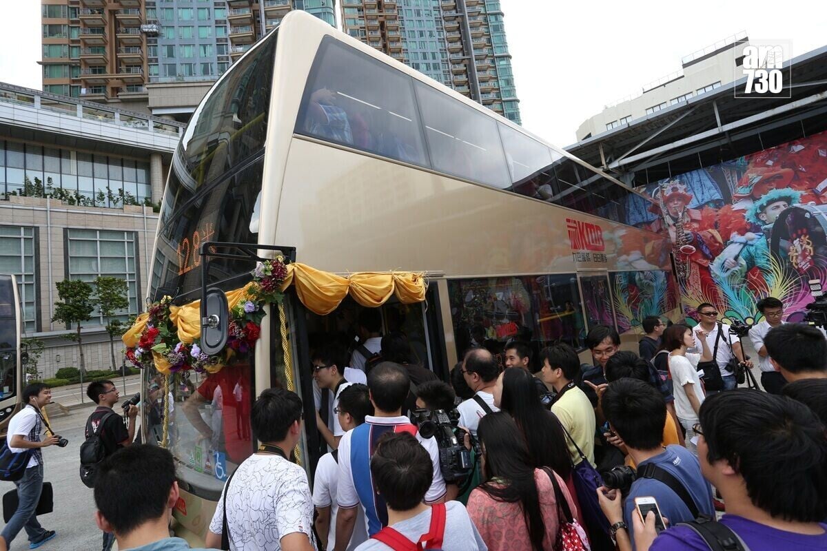 巴士迷不時出席官方舉辦活動、自發歡送或體驗新路線、車型等。(資料圖片/鍾式明攝)