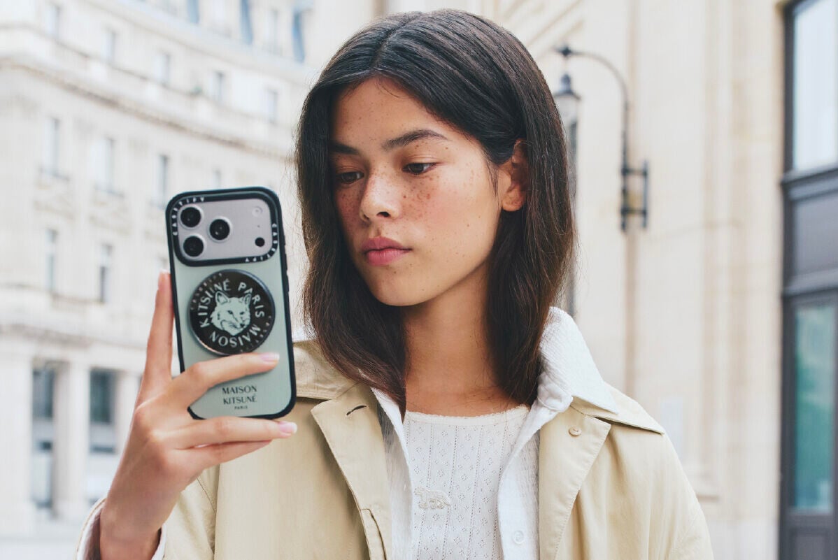 Maison Kitsuné再聯乘CASETiFY 毛絨耳機收納袋成焦點