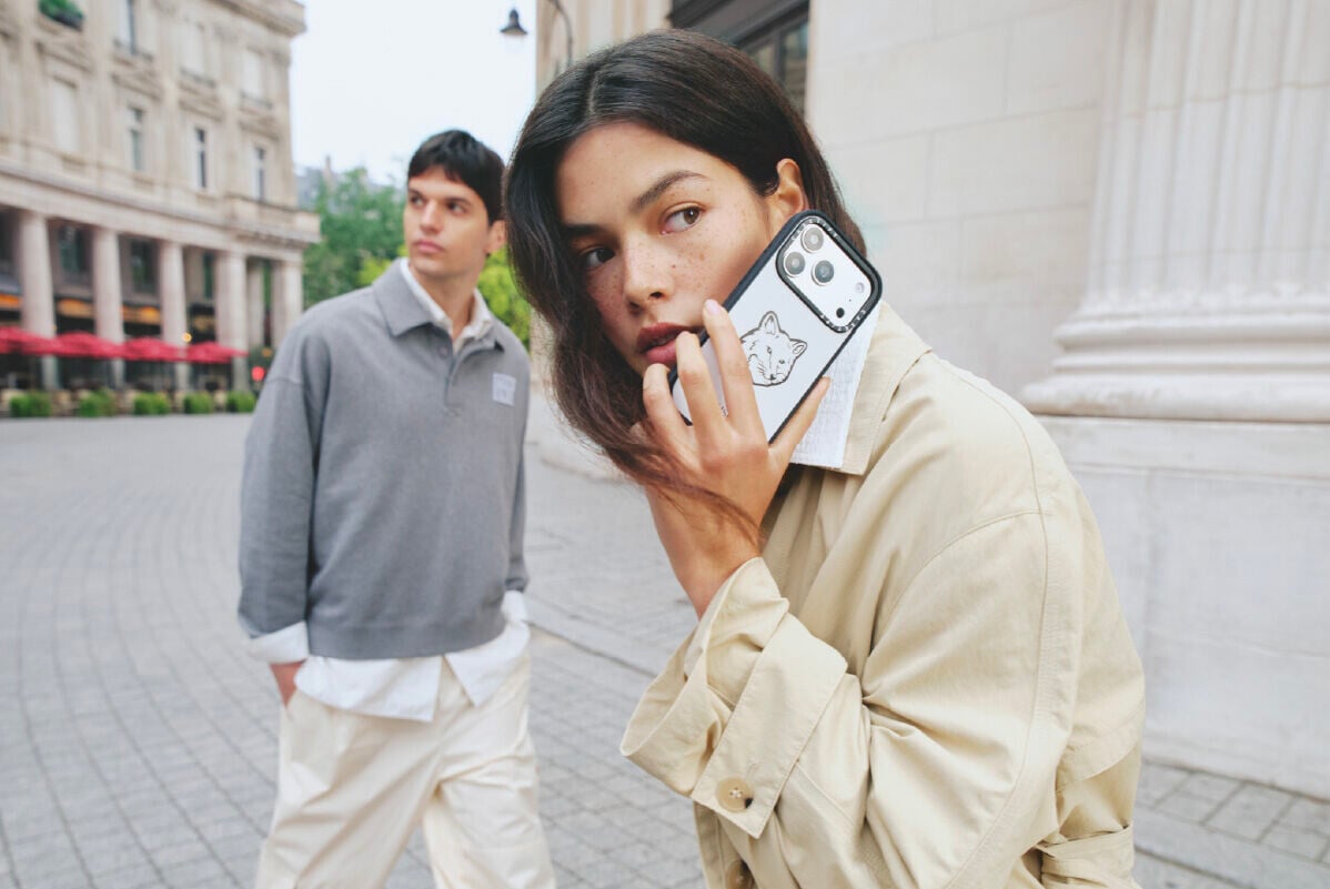 Maison Kitsuné再聯乘CASETiFY 毛絨耳機收納袋成焦點