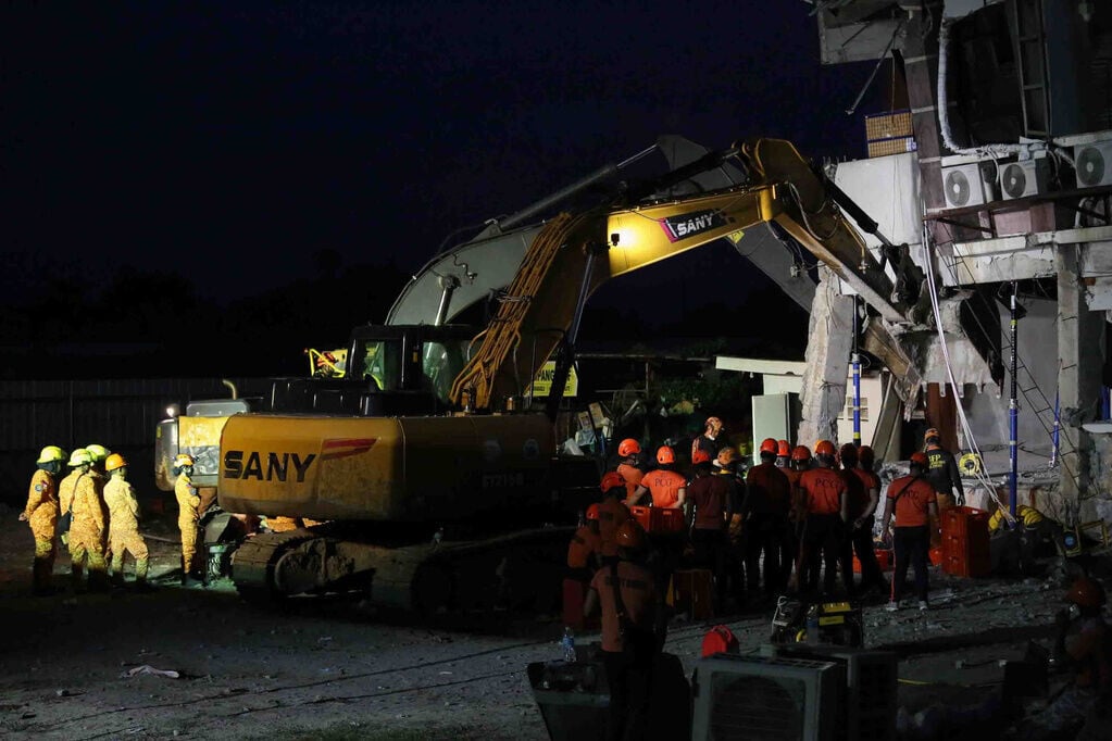 菲律賓7.8級地震,死亡人數增至45人。(AP)