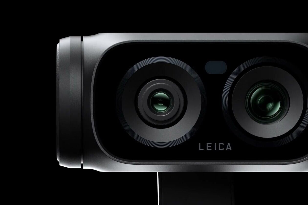 Insta360 Luna Ultra備有Leica Summicron主鏡頭及長焦鏡。