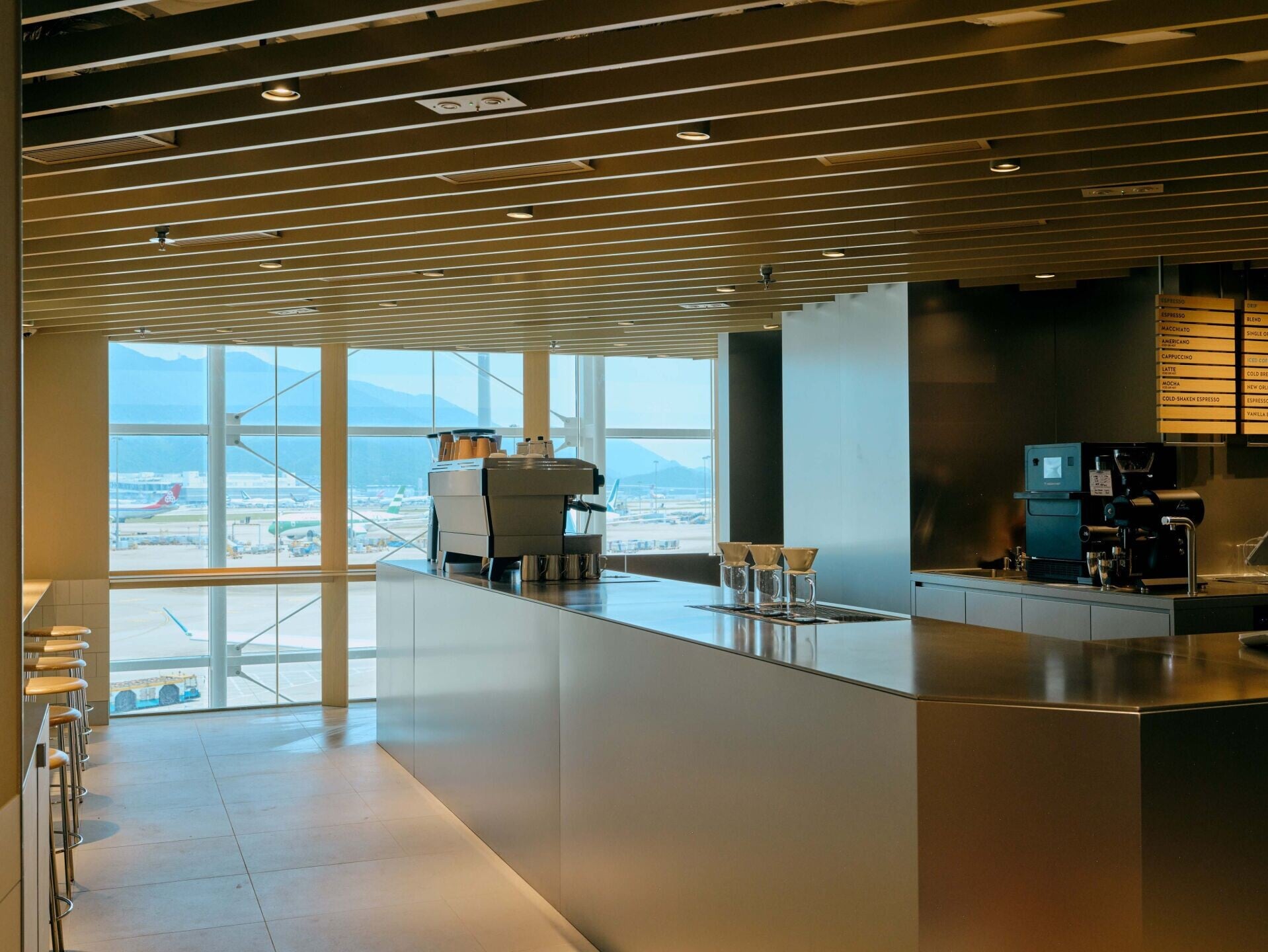 Blue Bottle HKIA 01