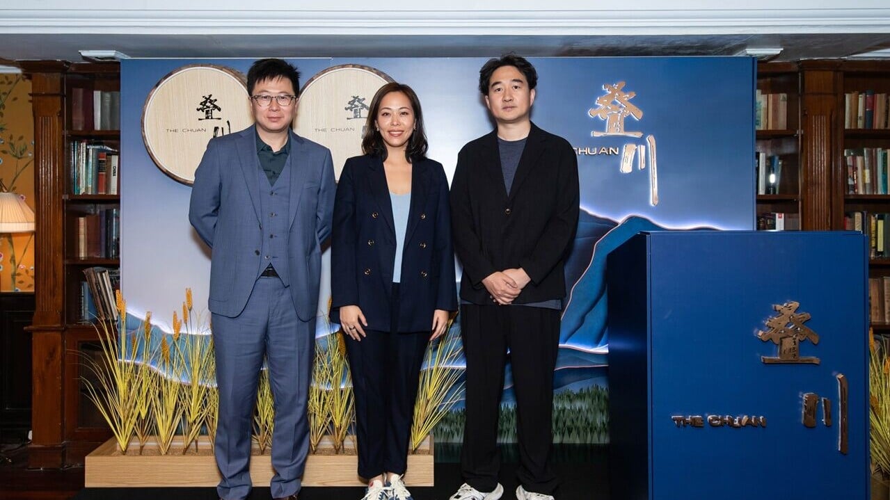 (左起)叠川首席釀酒師楊濤博士 保樂力加香港及澳門營運總監林翠華女士 香港成都宴董事何宇先生 (1)