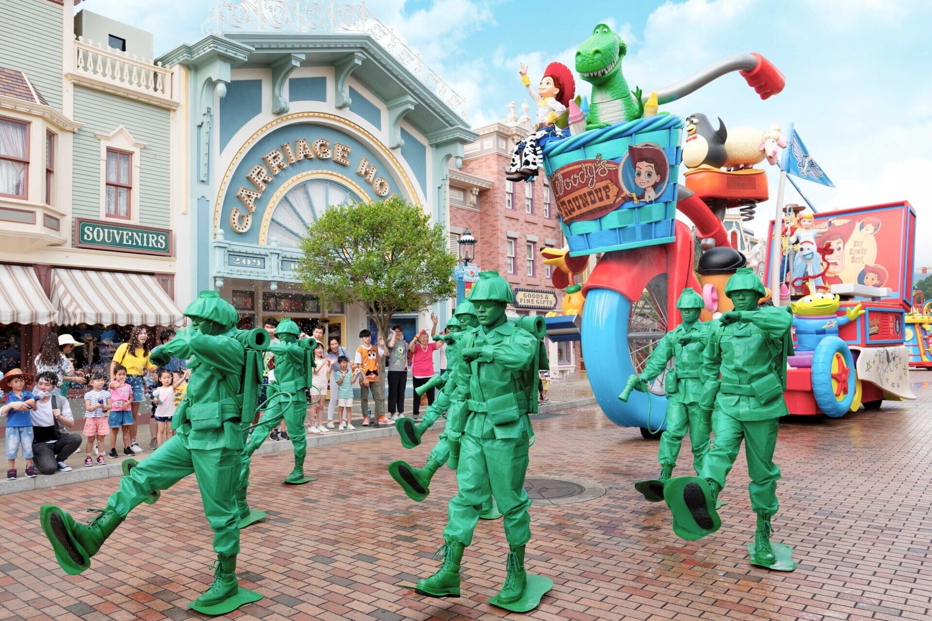 HKDL 2026 Pixar Summer Fest Pixar Water Play Street Party! 04